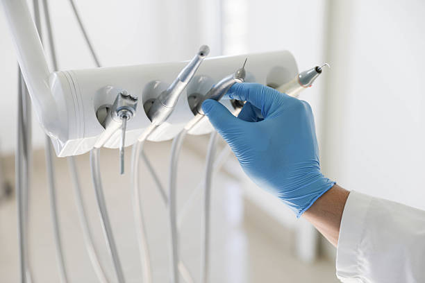 Professional Emergency Dentist technician working in Kings Park West, VA